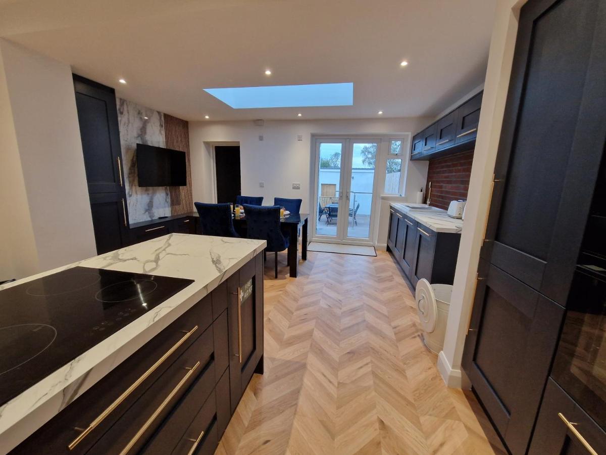 3 Bedroom Stylish Home Merthyr Merthyr Tydfil Exteriör bild